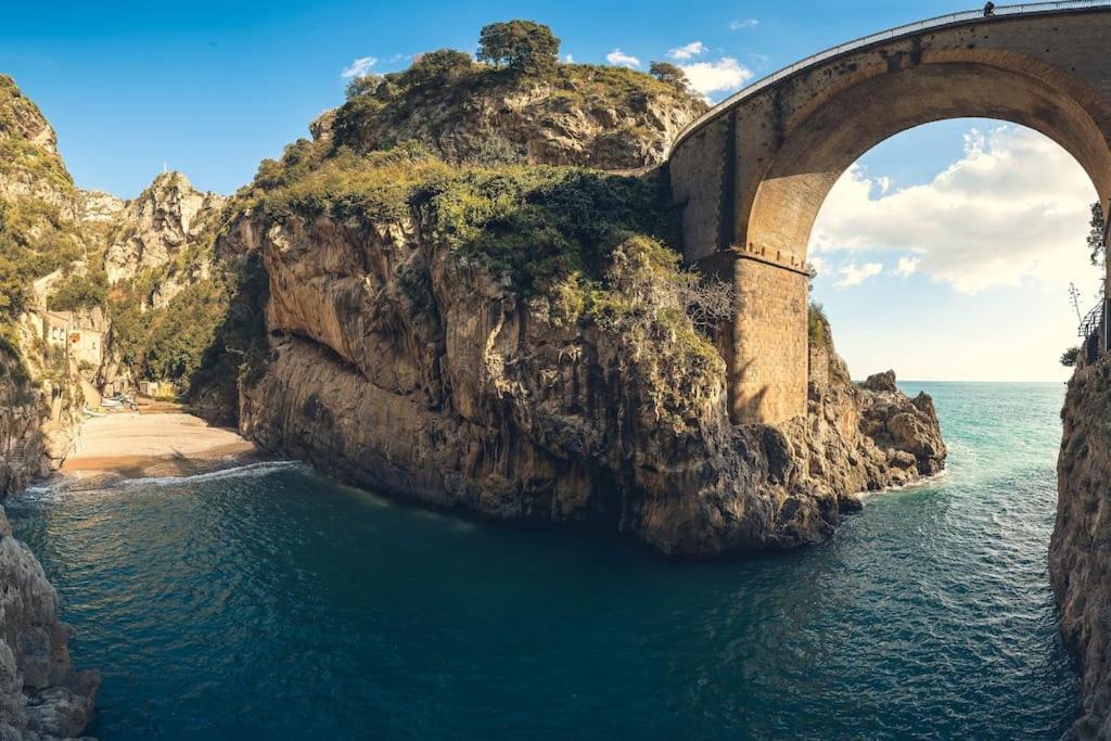Tenuta Croce Appartamento Karol-Piscina-Vista Mare ساليرنو المظهر الخارجي الصورة